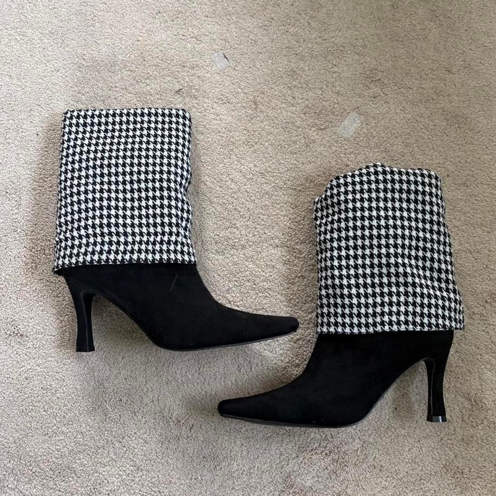 Y2K 2000s New York & company Houndstooth layered heel shark Boots Size 10